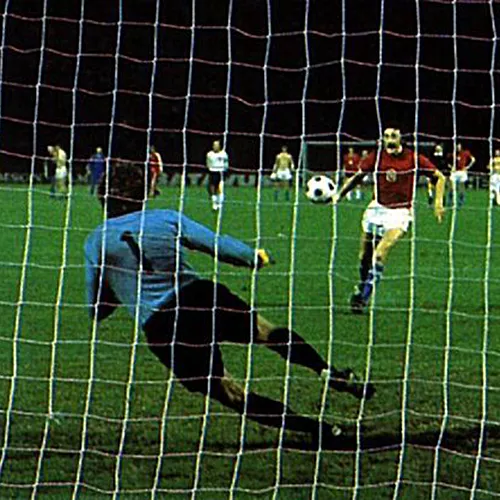 Gol de Antonin Panenka en la Eurocopa de 1976, foto de Imago ©ElConfidencial