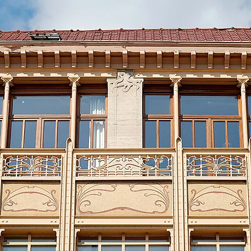 Fachada de la Casa van Eetvelde, de Victor Horta, en Bruselas, ©EmDee, Wikimedia Commons